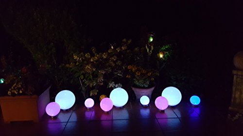 3 x LED Solarleuchte Gartenleuchte Kugelleuchte MARA mit Erdspieß Bodenleuchte Dekoration wahlweise umschaltbar zwischen LED kaltweiß und farbwechselnd (Durchmesser 15cm) - 
